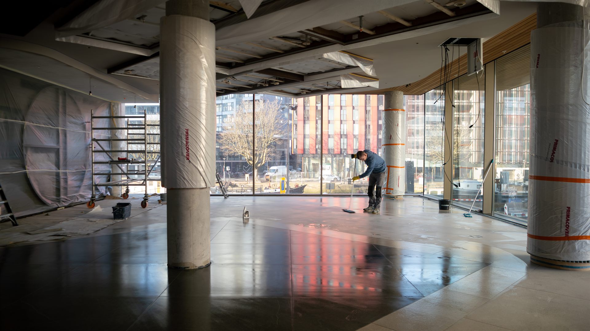 Interieur van Restaurant Fred aan de Boompjes in Rotterdam tijdens de verbouwing.